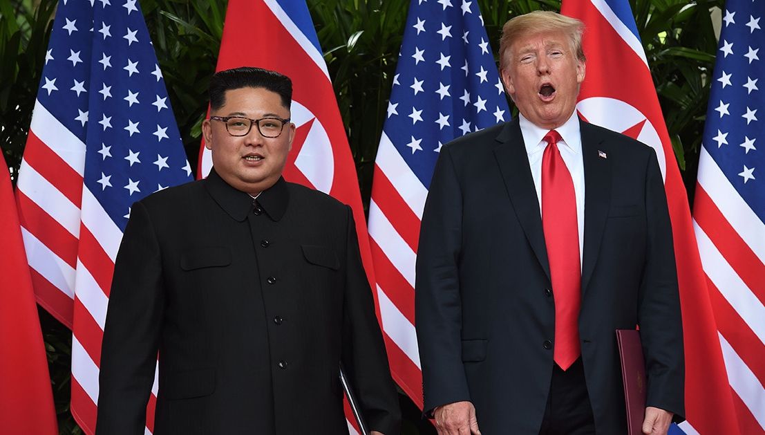 Trump și Kim Jong-un s-au întâlnit în Vietnam. Lumea își ține răsuflarea 