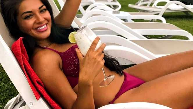 Elena Ionescu, fosta Mandinga, aproape goală pe net