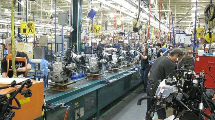 Modificări importante privind programul redus de muncă Kurzarbeit. Se reduce perioada muncită, dar și banii primiți