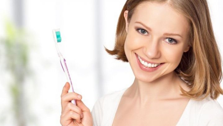 Ce nu trebuie să faci niciodată după ce te speli pe dinți