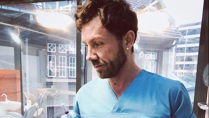 Cazul chirurgului fals, la Ministerul Educației. Cum au recunoscut actele de studii