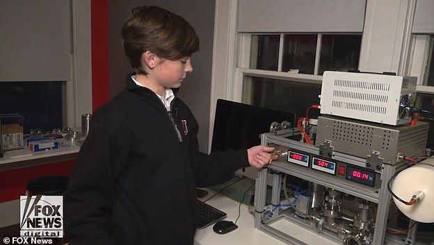 La 12 ani a construit acasă un reactor de fuziune nucleară 