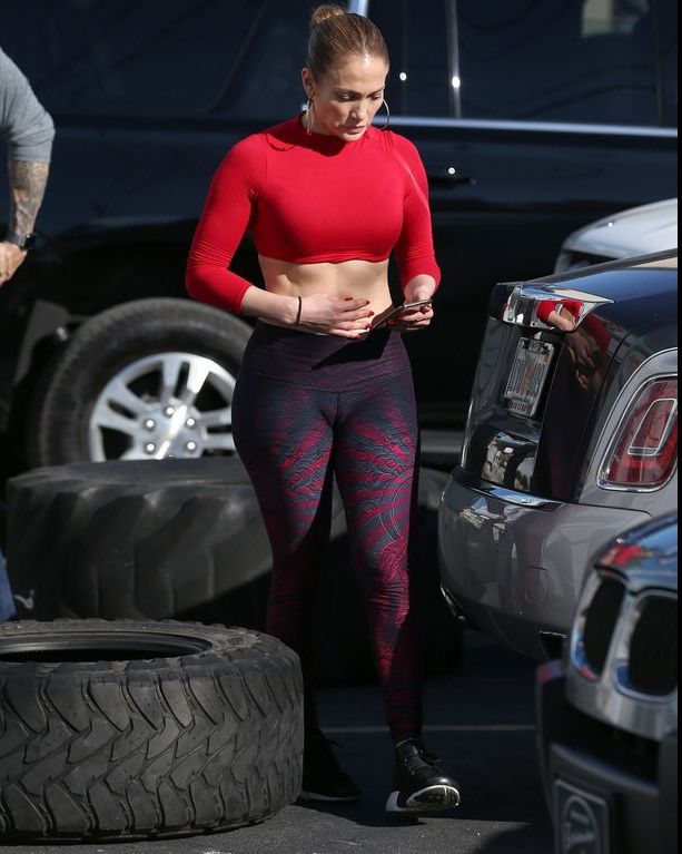 Jennifer Lopez, poză rușinoasă surprinsă pe stradă 18+