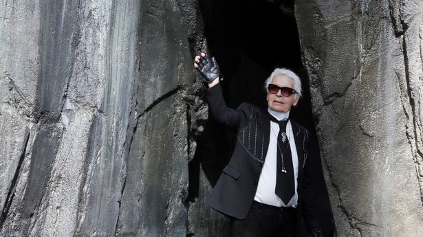 Karl Lagerfeld a încetat din viață