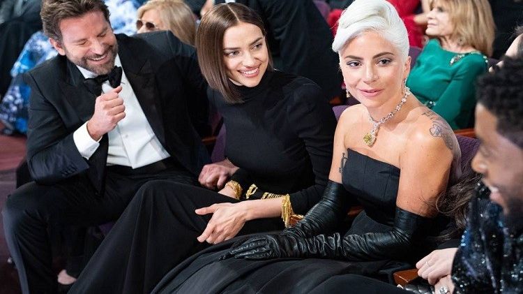 Irina Shayk, gest neaşteptat după ce Lady Gaga și Bradley Cooper au cântat împreună