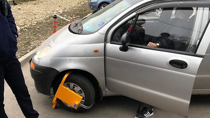 Gafă de proporții la LIDL. Cum a fost umilit un biet bătrân cu handicap