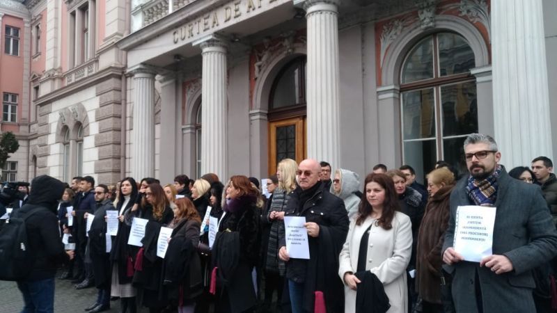 Protest fără precedent după ordonanța lui Toader. Tribunalul Cluj își suspendă activitatea