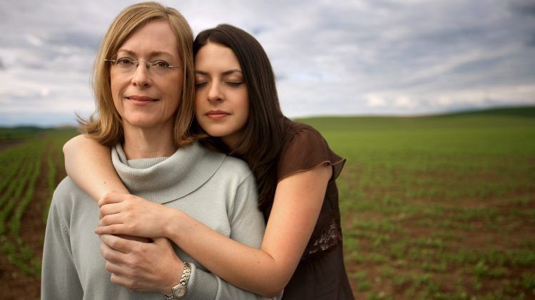 Ce trebuie să faci pentru ca mama ta să trăiască mai mult. Ce spun cercetătorii 