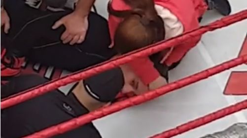 Mircea Badea, făcut knock-out în 5 secunde în ring. Imagini HORROR