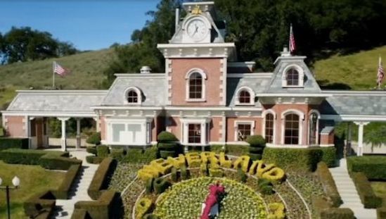 Legendarul Neverland al lui Michael Jackson, scos din nou la vânzare. Preţul e ridicol