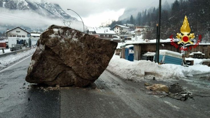 Primăvară în România, vreme nebună în Europa: ger, zăpadă, furtuni și inundații