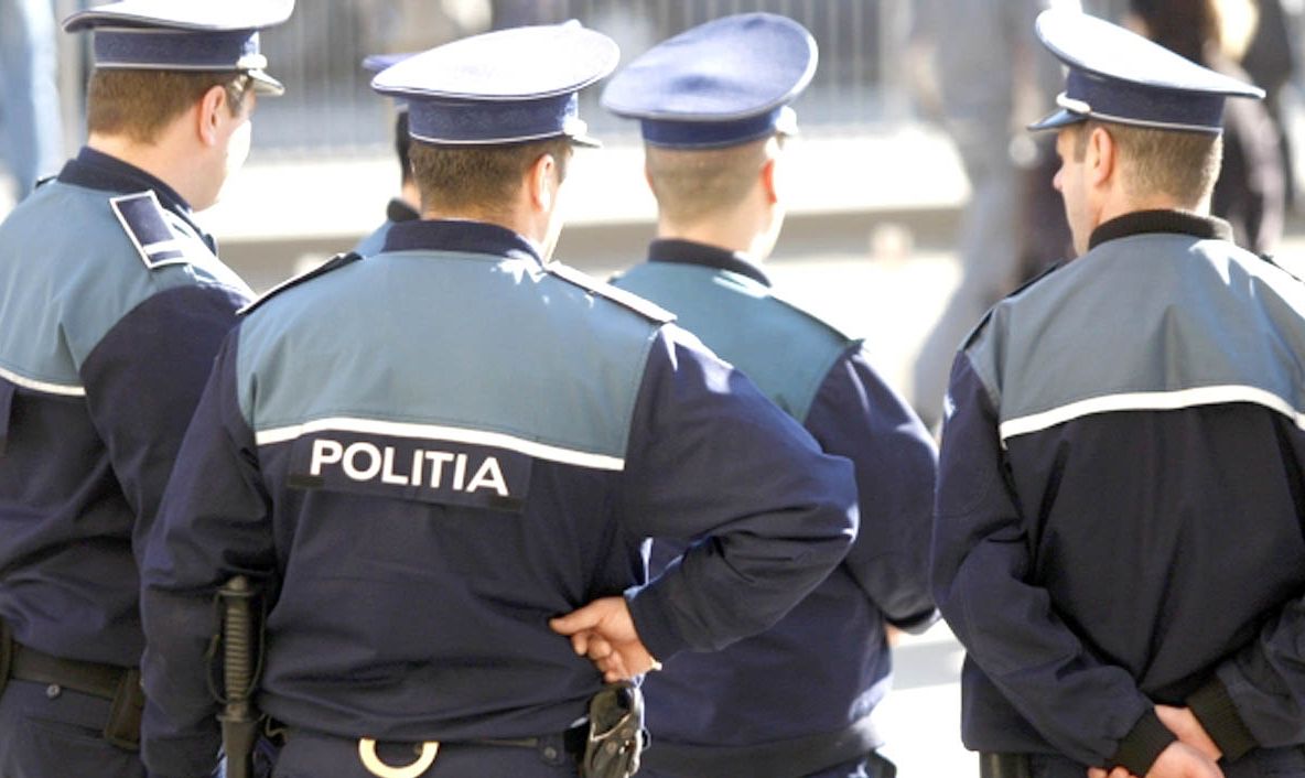 Cadavrul unui bărbat ucis într-un accident, găsit pe marginea unui drum din Dolj