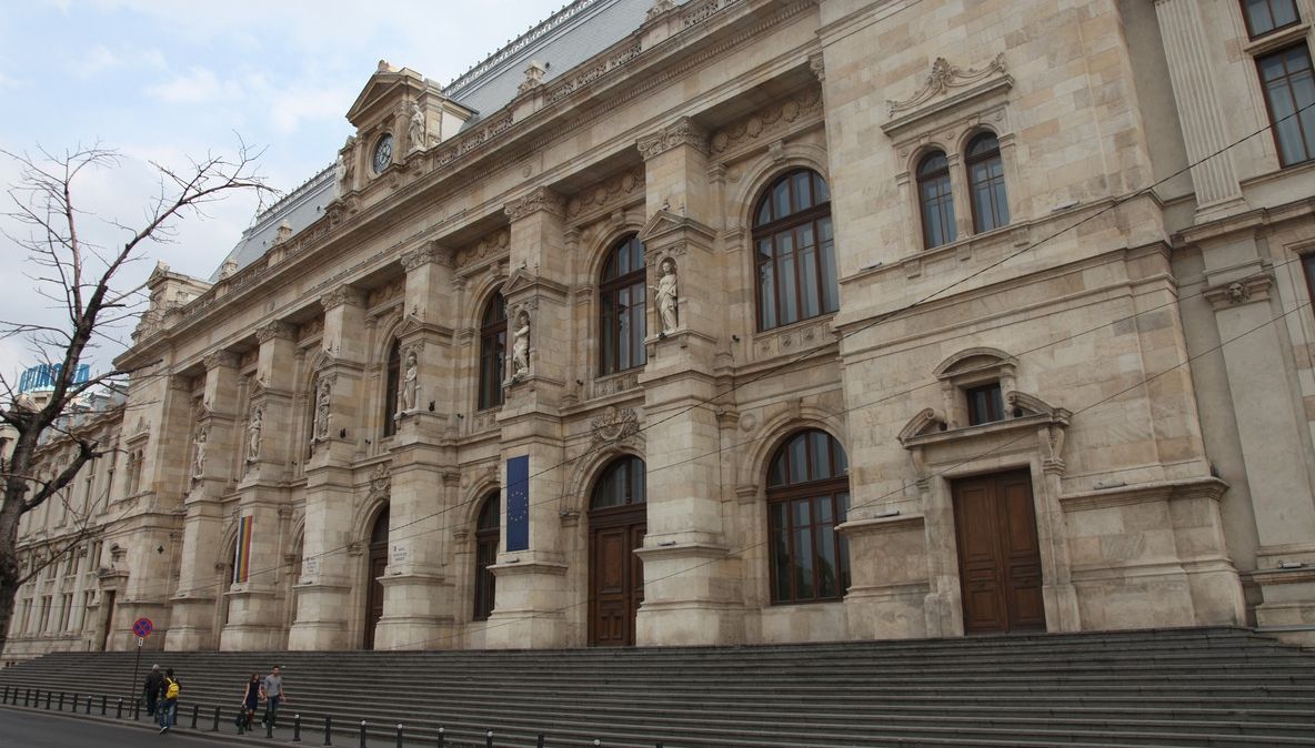 Protest al magistraților vineri, pe treptele Palatului de Justiție din București