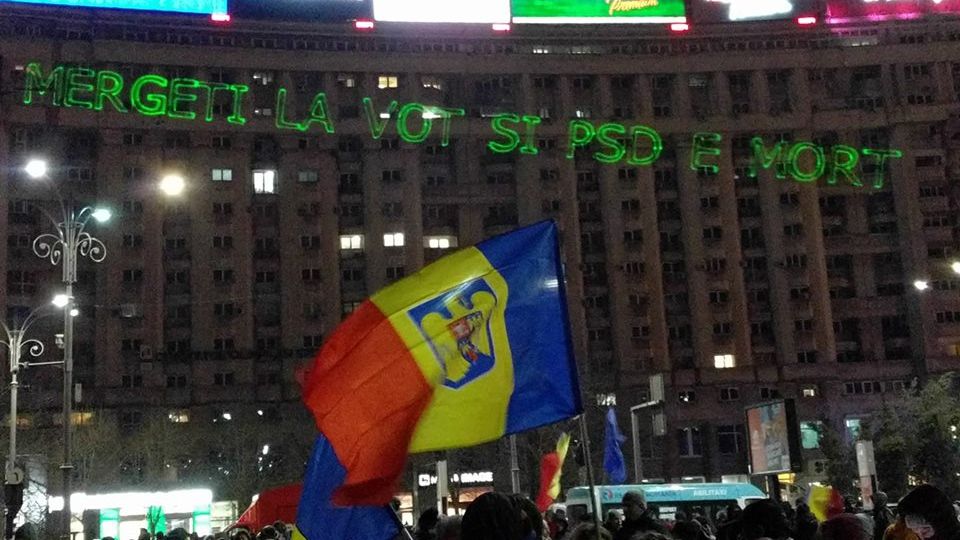 Protest Piața Victoriei. Mii de oameni în stradă: ”Abrogați, apoi plecați!”