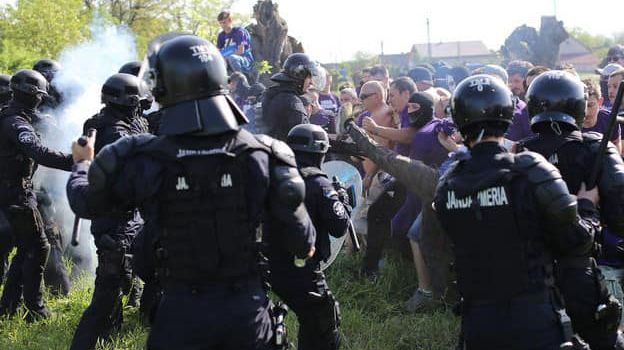 PSD, pumnul în gura protestatarilor. O nouă lege acordă puteri sporite polițiștilor la manifestații