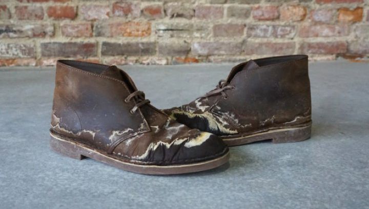 Cum cureţi rapid petele lăsate de zăpadă şi sare pe încălţări