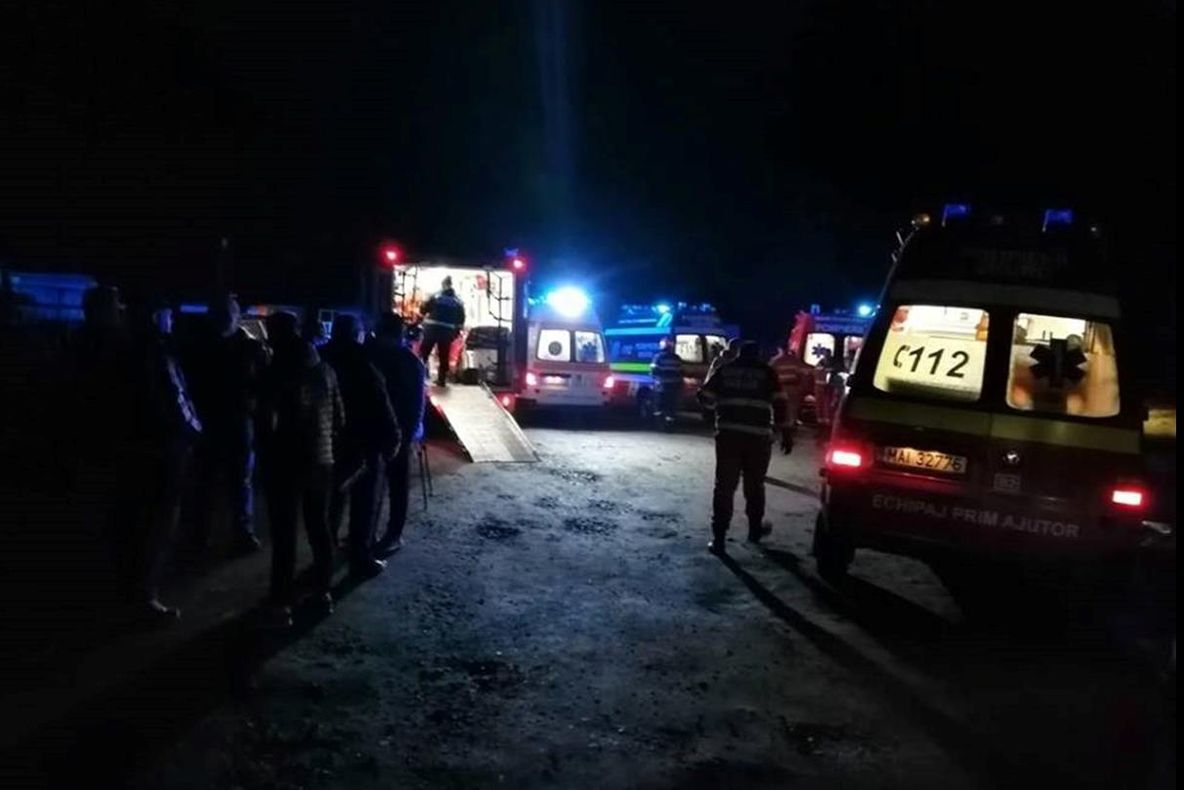 Patru dintre muncitorii răniţi în explozia de la Ştei, în stare gravă