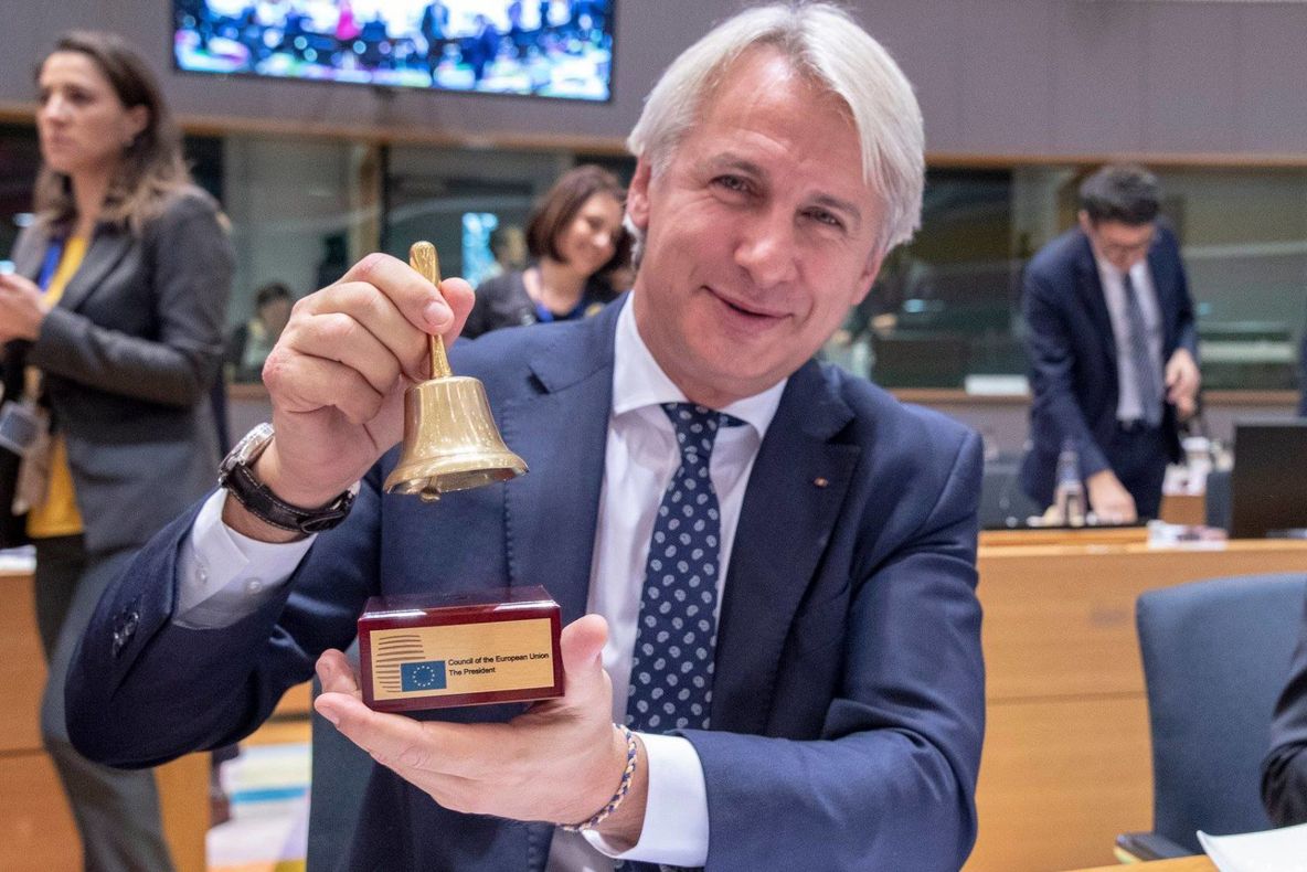 Teodorovici trage de urechi UE pe tema previziunilor economice