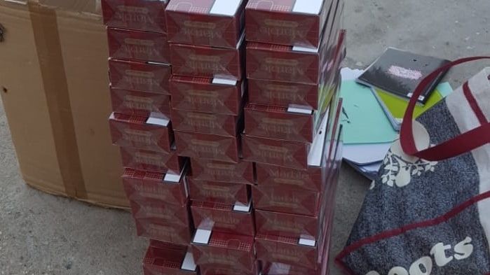 Lupul, paznic la oi! Angajați din vamă, prinși că au furat țigări confiscate