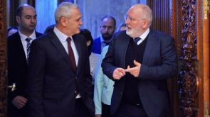 Dragnea, reacție-surpriză despre plângerea penală împotriva lui Timmermans