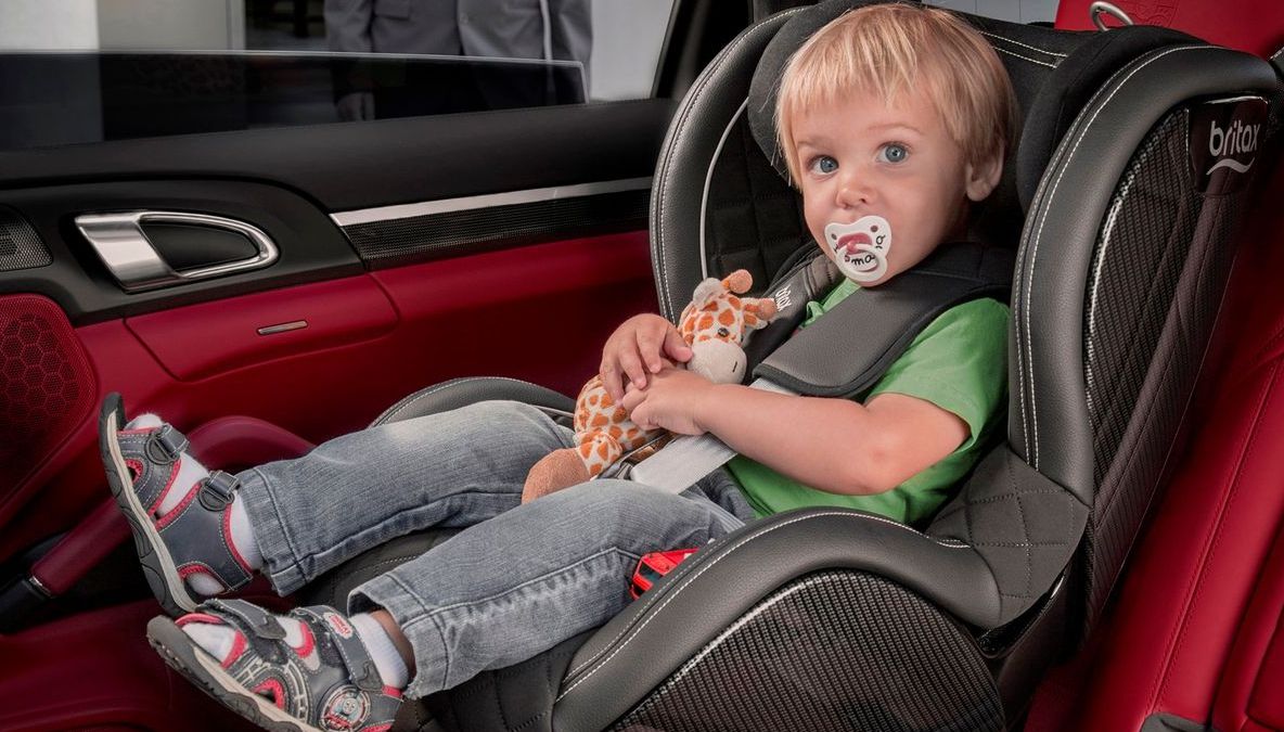 Greşeala pe care o fac toţi părinţii când aleg scaunul auto pentru copil