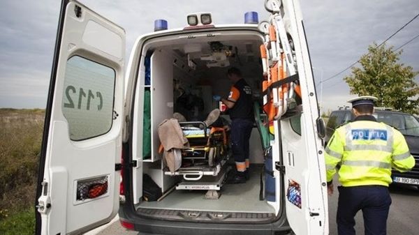 Autoturism răsturnat, pe DN 13! A fost solicitat un elicopter SMURD(Video)