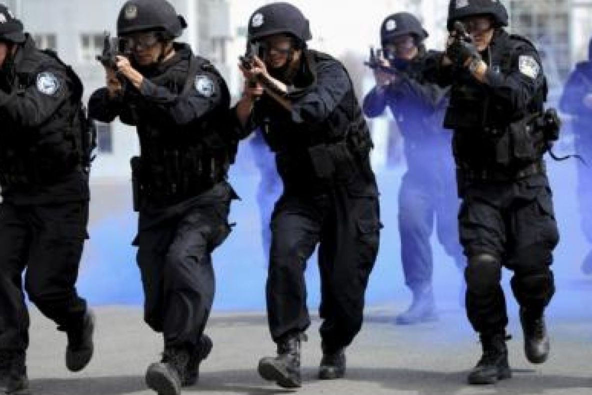 Un şofer a intrat intenţionat cu maşina în mulţime în centrul orașului. 6 morți