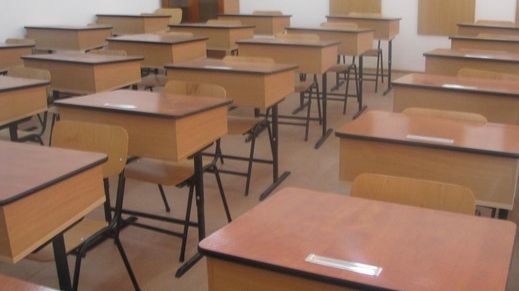 Profesoară bătută și amenințată cu moartea de un elev: nu l-a lăsat să vadă filme XXX în clasă