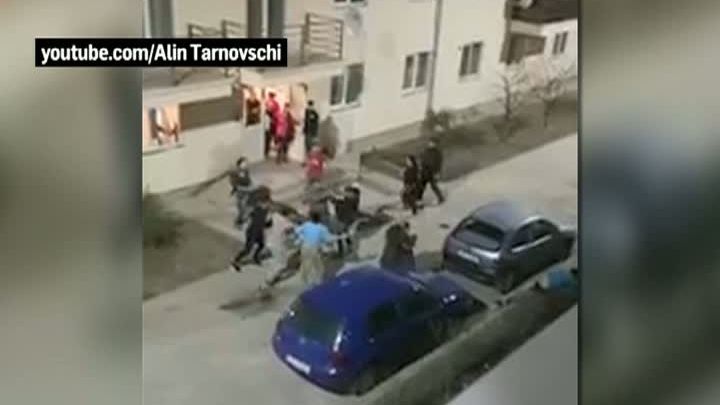 Scandal cu bâte și săbii în Arad. Motivul: O idilă