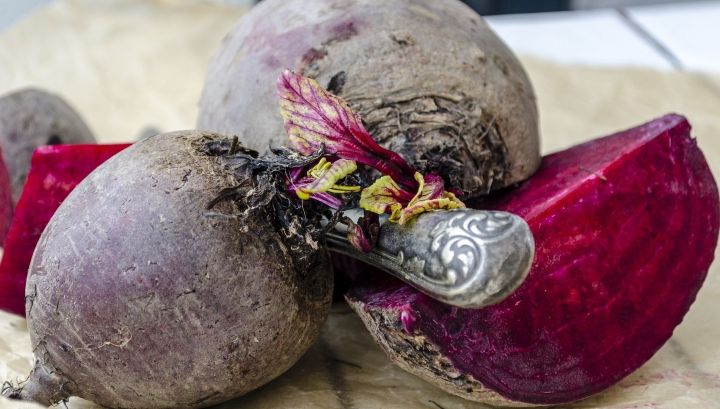 Avem o sfeclă. Ce facem cu ea că să fie delicioasă?
