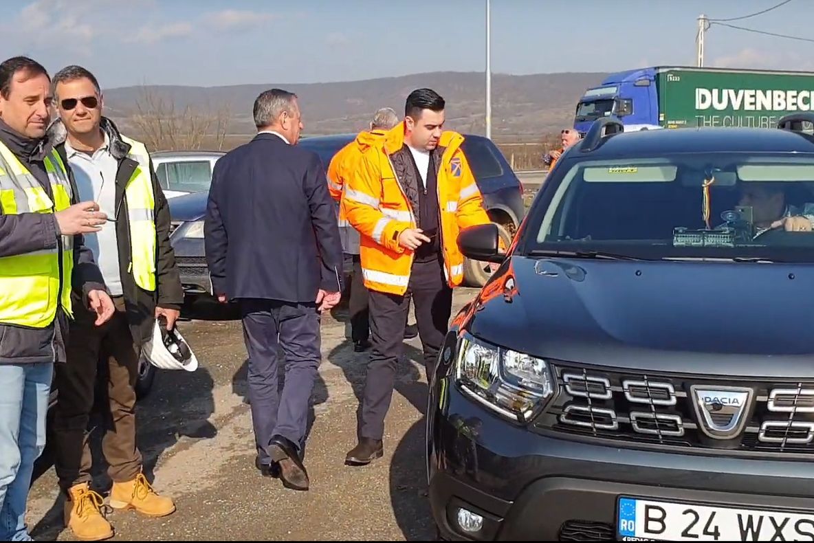 Ministrul Cuc zboară de pe șantier pe șantier