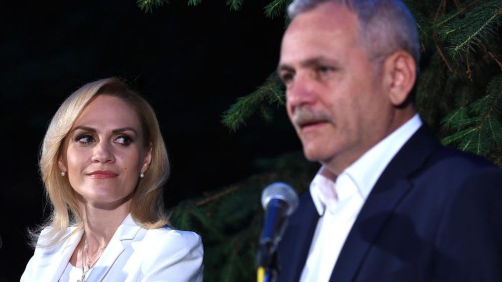 "Love story-ul" dintre Dragnea şi Firea, analizat de Cozmin Guşă şi invitaţii săi la "Romania 2019"