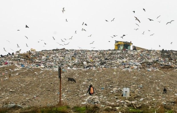 CULISELE STATULUI PARALEL. Se reaprinde scandalul la groapa de gunoi Glina