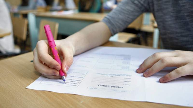SIMULARE EVALUARE 2019: Astăzi au început testările pentru elevii claselor a VII-a şi a VIII-a.