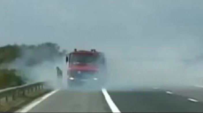 Pericol pe DN1, între București și Ploiești. Incendiu de vegetație la Ciolpani