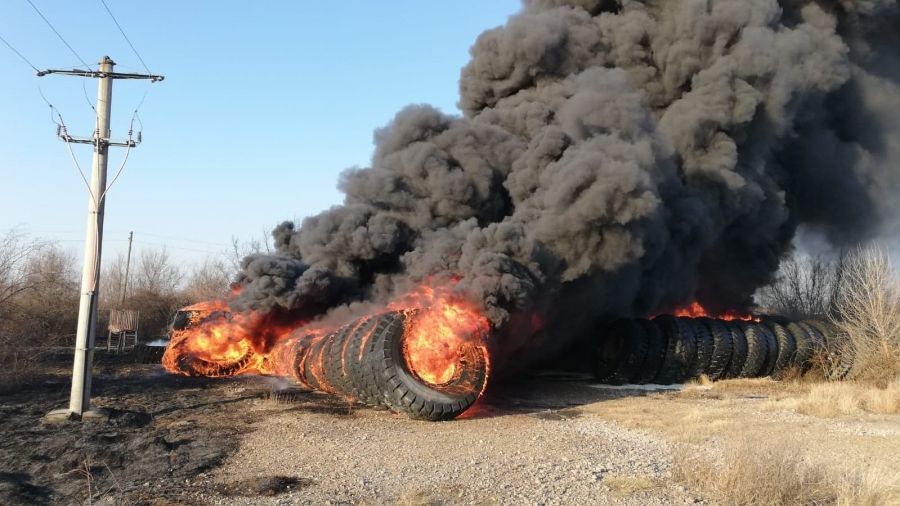 Incendiu puternic în incinta Zonei Libere Galaţi