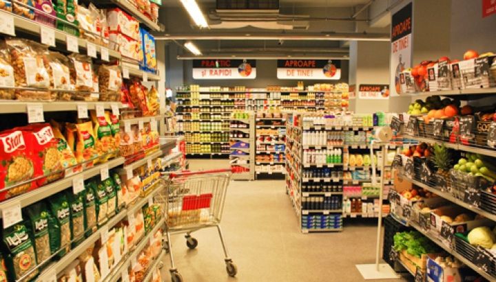 Alertă în reţeaua Mega Image, un lot de fructe confiate a fost retras