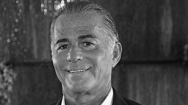 Unul dintre miliardarii lumii a murit în timpul operației de mărire