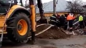 Muncitor gălăţean ucis de un mal de pământ surpat peste el