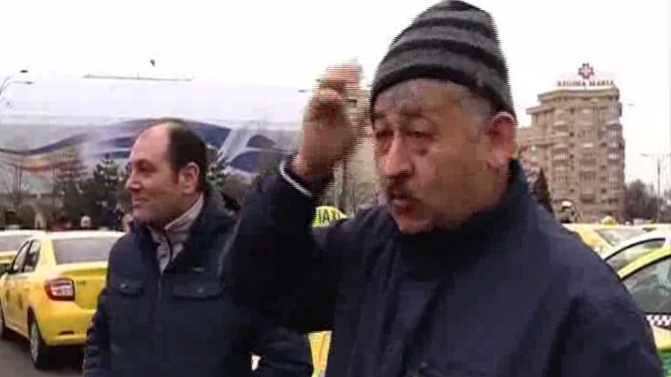 Taximetriști agresivi. Reacție deplasată a unui șofer la adresa jurnalistei Realitatea