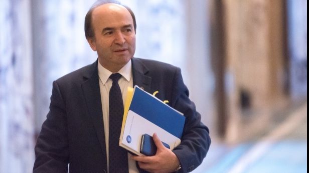 Comisia Europeană, încă o bilă neagră pentru Guvern. Avertisment dur pentru ordonanța lui Toader