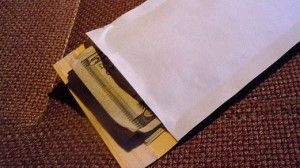 Mister total. Locuitorii unui sat din Spania au primit plicuri cu bani 