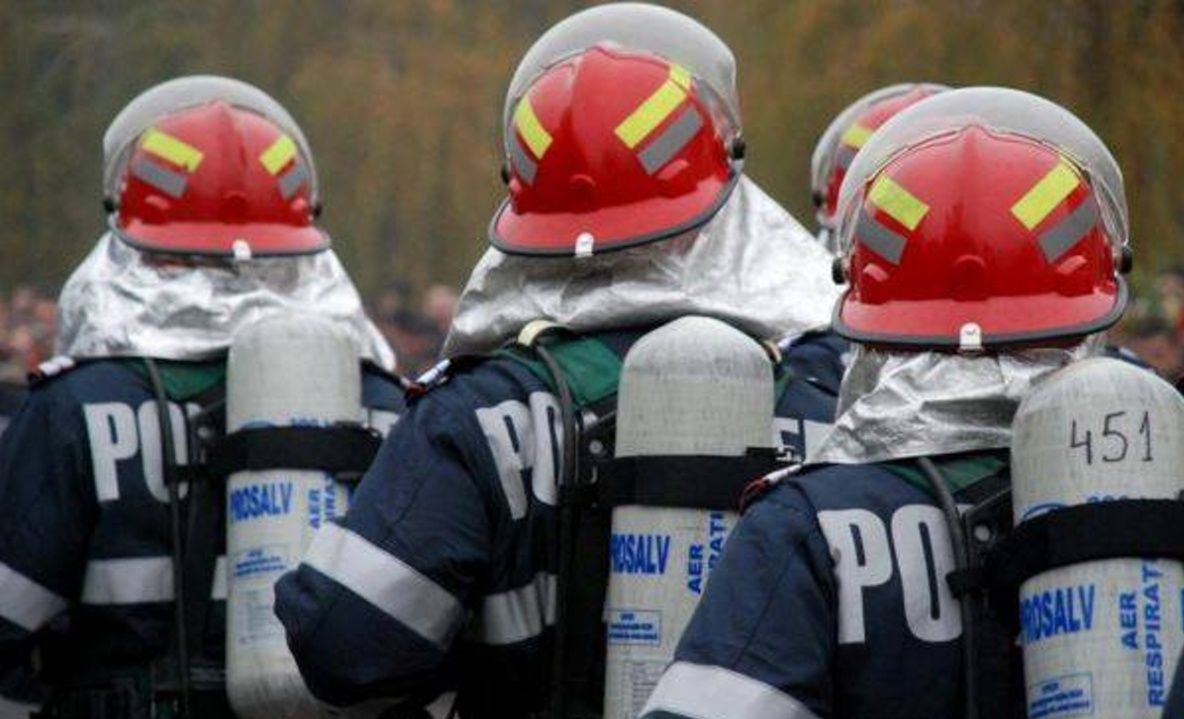 Alertă la un liceu! Elevii au fost evacuați din cauza unui incendiu (VIDEO)