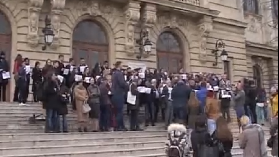 Tudorel Toader, contestat de colegii de la Universitateta din Iaşi (VIDEO)