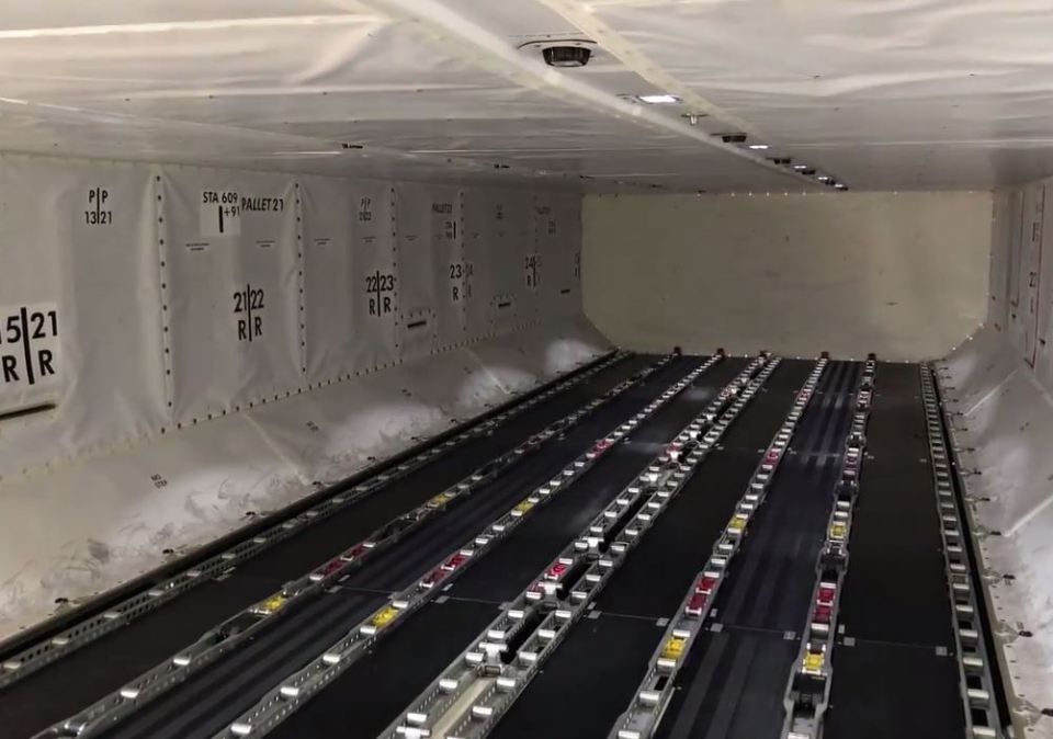 FOTO. Părți ascunse din avion neaccesibile pasagerilor, dezvăluite 