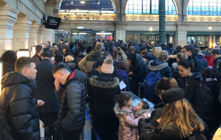 Atenţionare de călătorie în Franţa, e haos la vămile spre Anglia