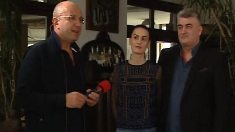 Culisele caravanei ”România 2019”. Cozmin Gușă și invitații săi, ”La Hanul cald”