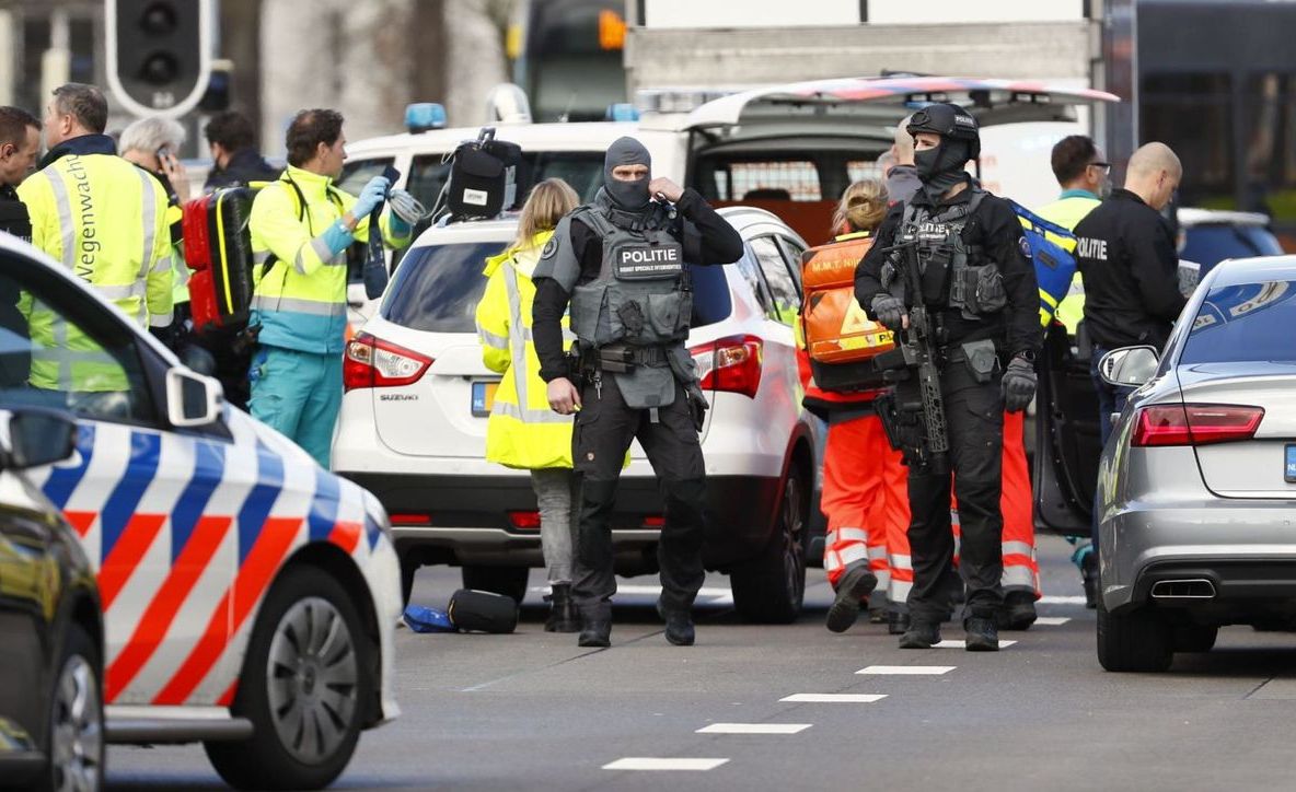 Atac armat în Utrecht, Olanda: 3 morți, mai mulți răniți.  Atacatorul a fost arestat