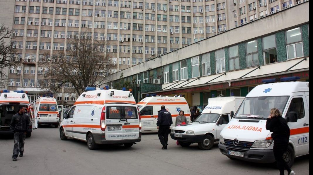 Scandal monstru la Craiova, un medic recent reîncadrat a chemat poliţia