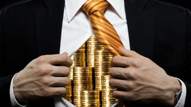 Adevărul despre „lăcomia” bancherilor din România. Ce salarii încasează șefii de bănci